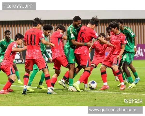 足球明星因意外受伤突遭停赛 引发球迷与媒体热议